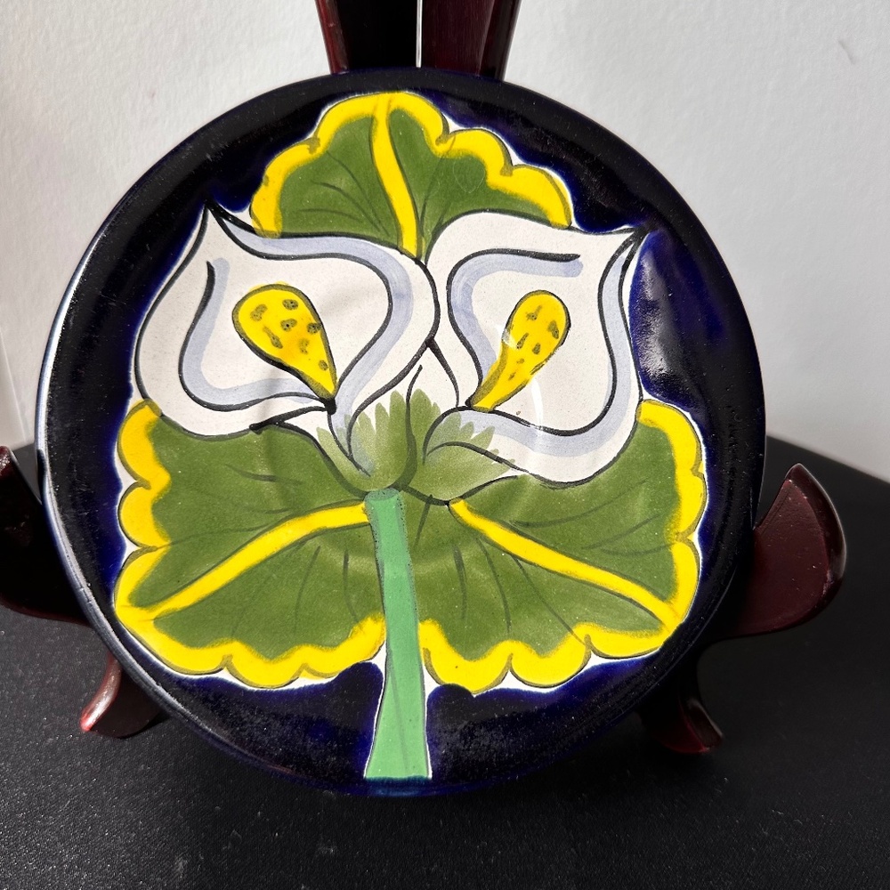 Vintage Mexican Talavera Pottery Plate, Hand-Painted Calla Lily Design, 1980s